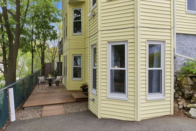 25 Sawyer St 1, Malden, MA 02148