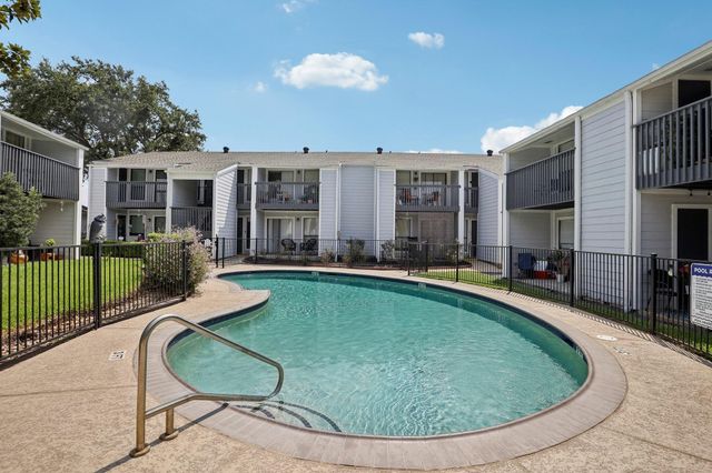 13151 Walden Road 136, Montgomery, TX 77356