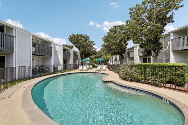 13151 Walden Road 136, Montgomery, TX 77356