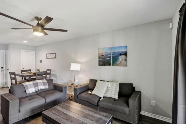 13151 Walden Road 136, Montgomery, TX 77356