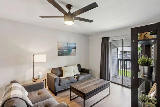 13151 Walden Road 136, Montgomery, TX 77356