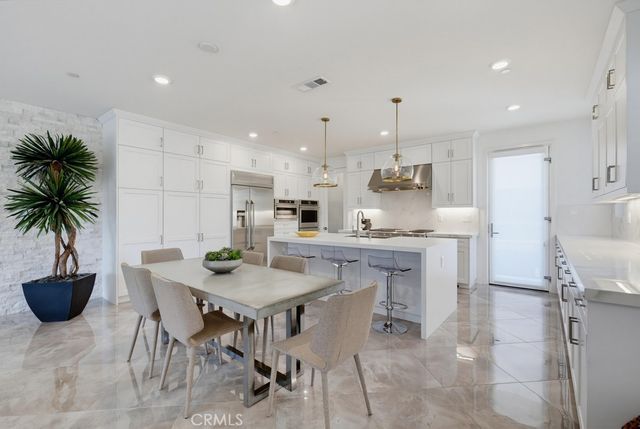 162 Bowery, Irvine, CA 92612