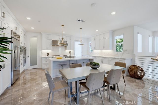 162 Bowery, Irvine, CA 92612