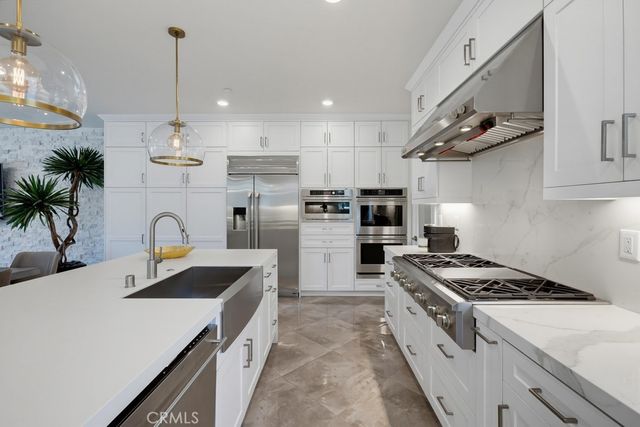 162 Bowery, Irvine, CA 92612