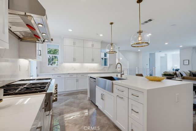 162 Bowery, Irvine, CA 92612