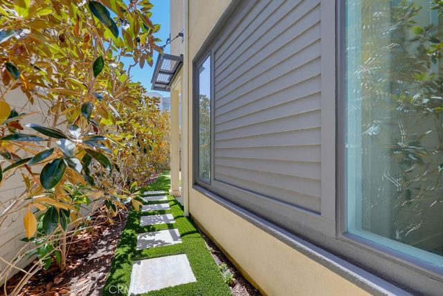 162 Bowery, Irvine, CA 92612