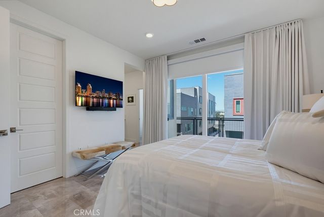 162 Bowery, Irvine, CA 92612