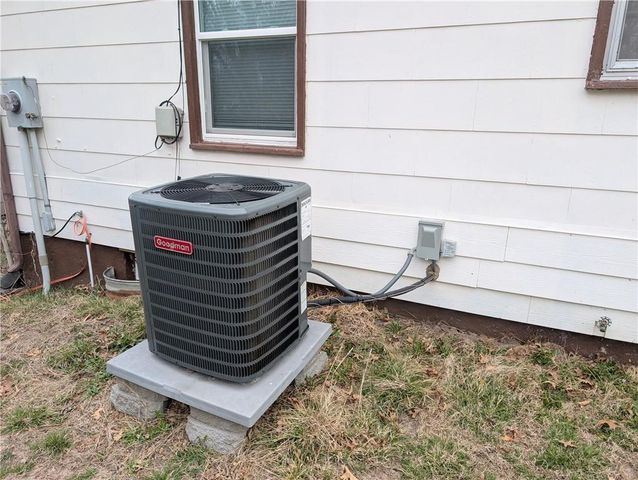 3012 S Hedges Avenue, Independence, MO 64052