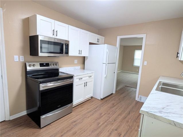 3012 S Hedges Avenue, Independence, MO 64052