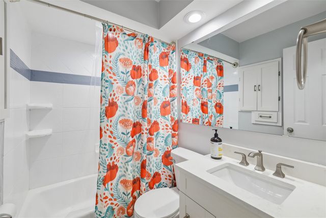 4020 64th Street, Urbandale, IA 50322