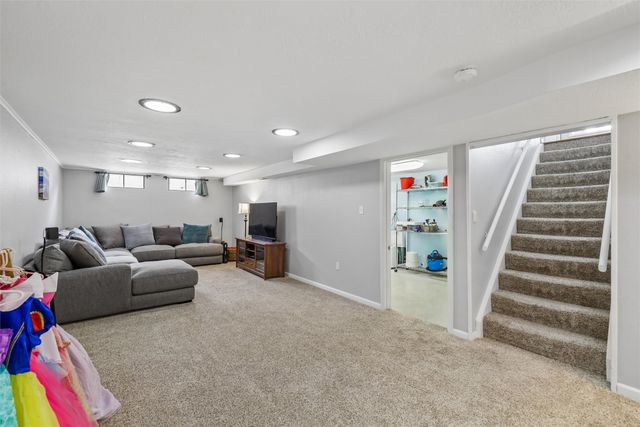 4020 64th Street, Urbandale, IA 50322