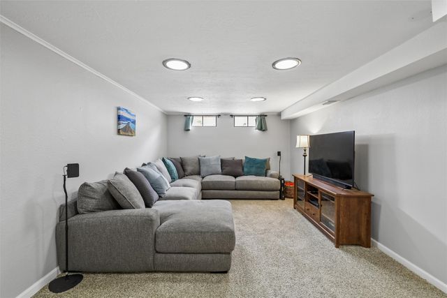 4020 64th Street, Urbandale, IA 50322