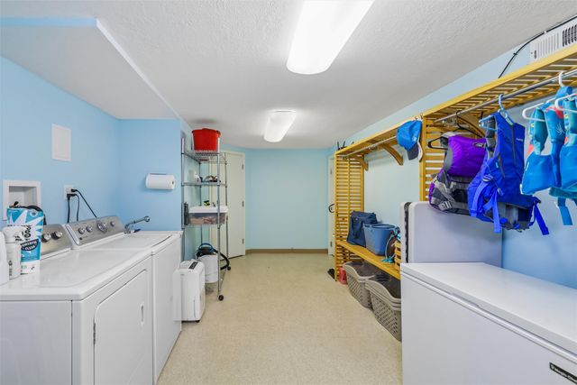 4020 64th Street, Urbandale, IA 50322