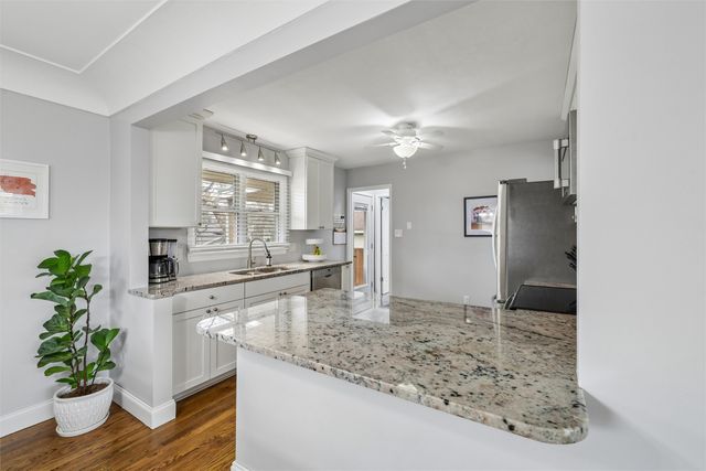 4020 64th Street, Urbandale, IA 50322