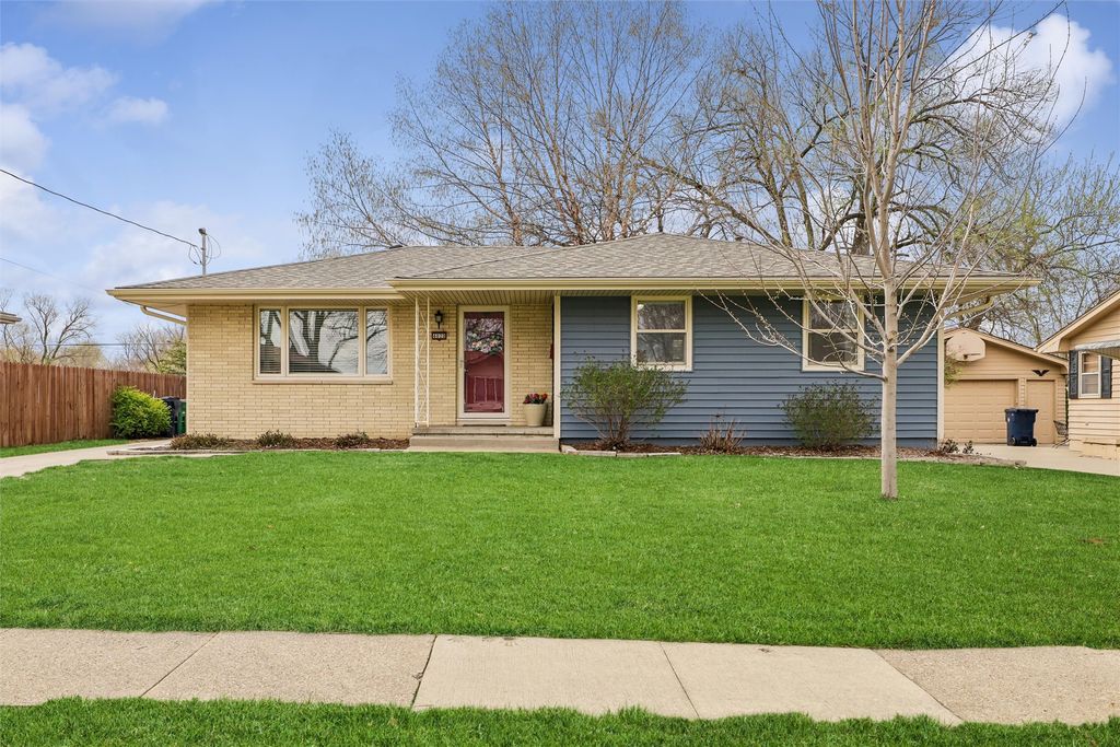 4020 64th Street, Urbandale, IA 50322