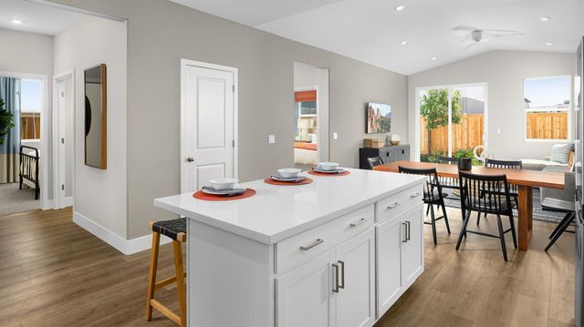 601 Amber Dr, Waterford, CA 95386