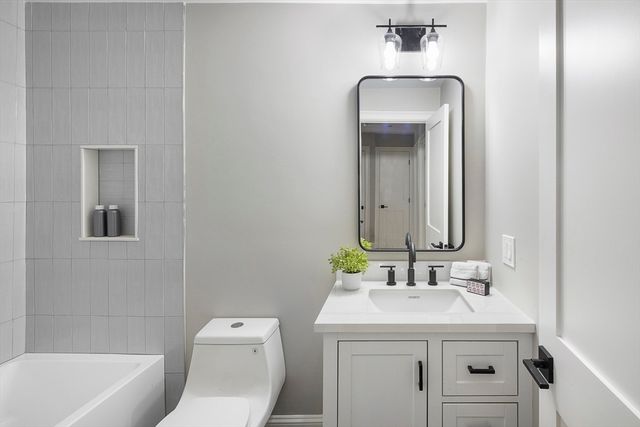 31 Boardman Street 5, Boston, MA 02128