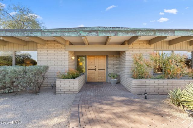 11046 N 74TH Street, Scottsdale, AZ 85260