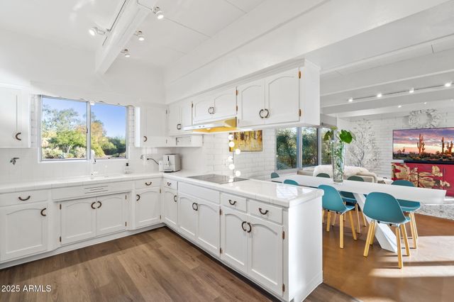 11046 N 74TH Street, Scottsdale, AZ 85260