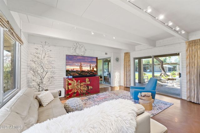 11046 N 74TH Street, Scottsdale, AZ 85260