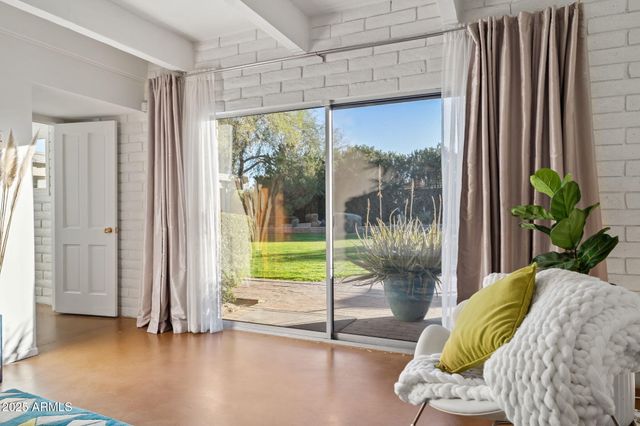 11046 N 74TH Street, Scottsdale, AZ 85260