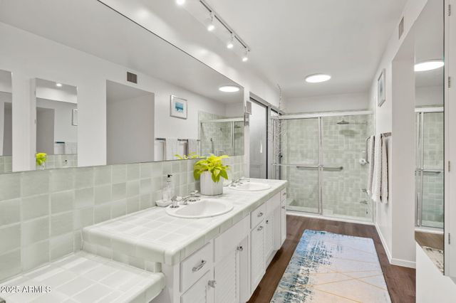 11046 N 74TH Street, Scottsdale, AZ 85260