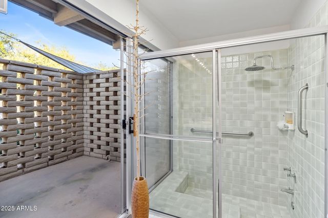 11046 N 74TH Street, Scottsdale, AZ 85260