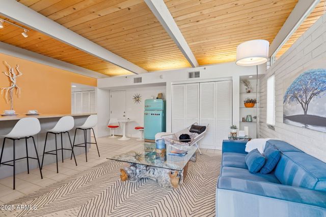 11046 N 74TH Street, Scottsdale, AZ 85260