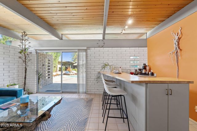 11046 N 74TH Street, Scottsdale, AZ 85260