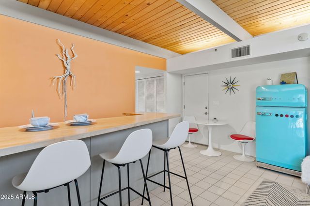 11046 N 74TH Street, Scottsdale, AZ 85260