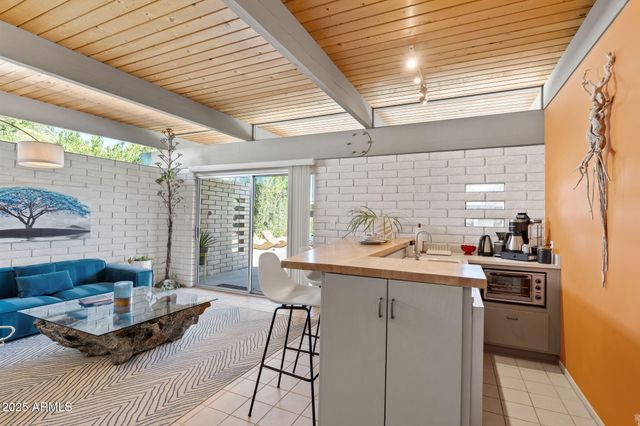 11046 N 74TH Street, Scottsdale, AZ 85260