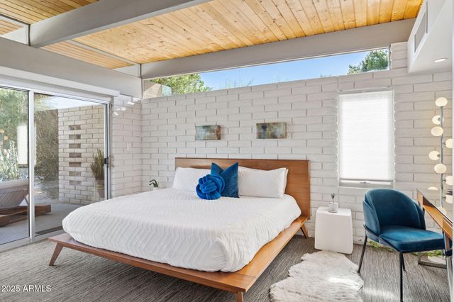 11046 N 74TH Street, Scottsdale, AZ 85260