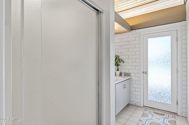 11046 N 74TH Street, Scottsdale, AZ 85260