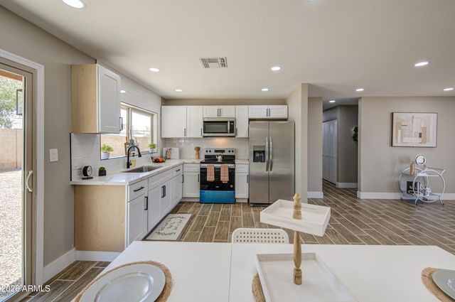 4929 W TOWNLEY Avenue, Glendale, AZ 85302