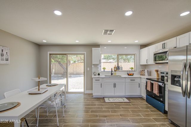 4929 W TOWNLEY Avenue, Glendale, AZ 85302