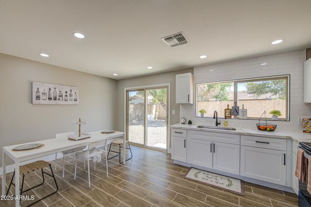 4929 W TOWNLEY Avenue, Glendale, AZ 85302