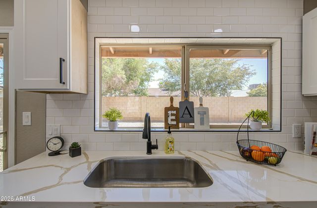 4929 W TOWNLEY Avenue, Glendale, AZ 85302
