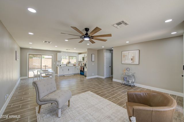 4929 W TOWNLEY Avenue, Glendale, AZ 85302