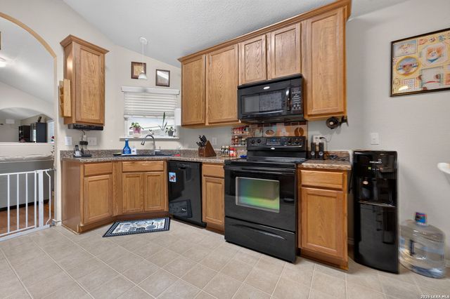 6238 PARSLEY HL, Leon Valley, TX 78238