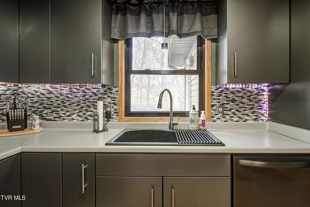 589 Headtown Road, Jonesborough, TN 37659