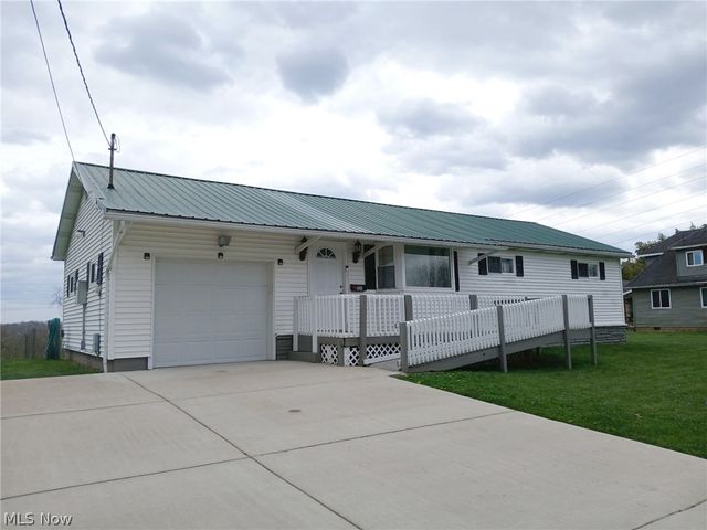 105 Newbanks Road, Parkersburg, WV 26104