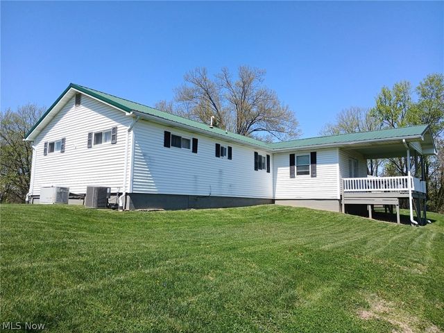 105 Newbanks Road, Parkersburg, WV 26104