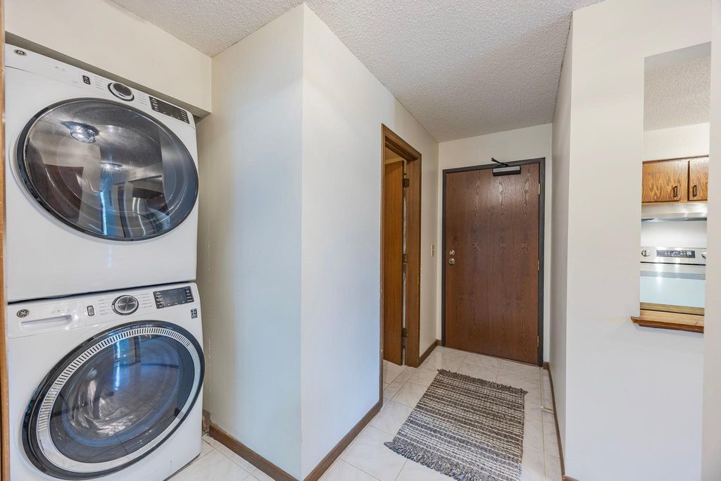 7501 W 101st Street 206, Bloomington, MN 55438 — photo 4