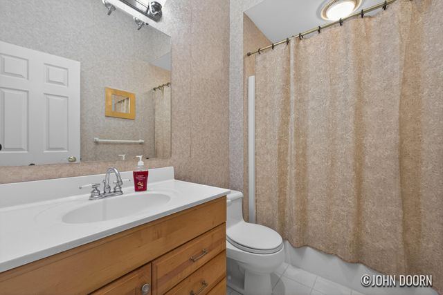 57 Rollingbrook Drive NE, Ada, MI 49301