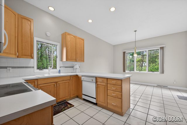 57 Rollingbrook Drive NE, Ada, MI 49301