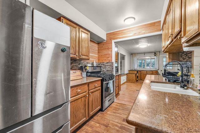 564 Birchwood Street, Jackson, MI 49203