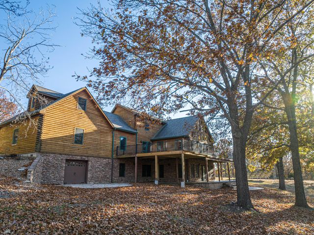 30611 Stonehaven Drive, Warsaw, MO 65355