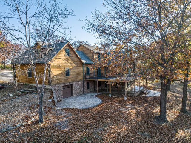 30611 Stonehaven Drive, Warsaw, MO 65355