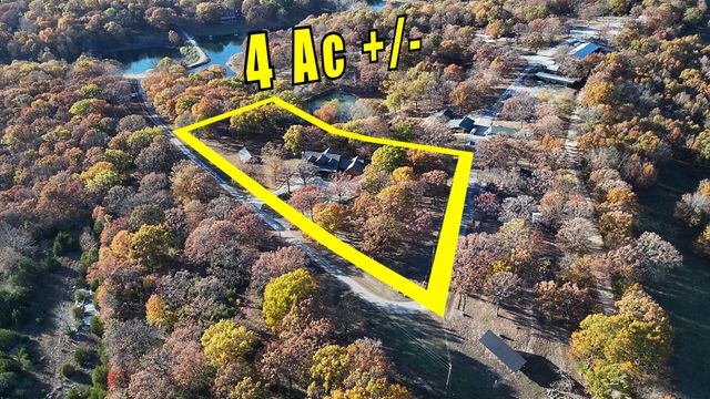 30611 Stonehaven Drive, Warsaw, MO 65355