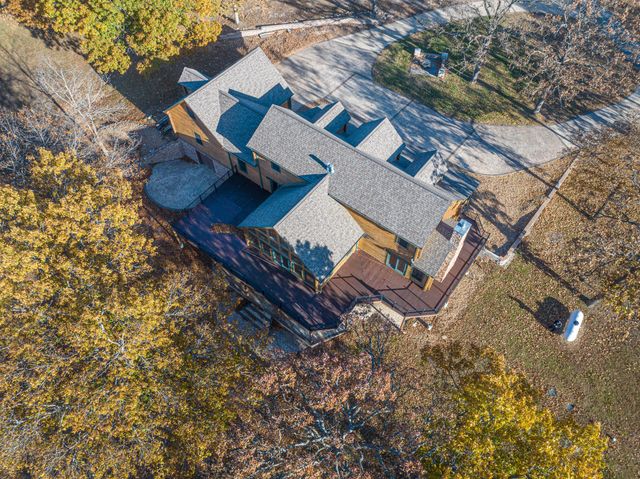 30611 Stonehaven Drive, Warsaw, MO 65355